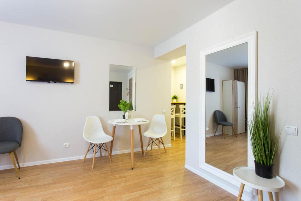 Apartment In The City Center - Gimnasiyna Naberezhna 24A-1 Charkov Buitenkant foto