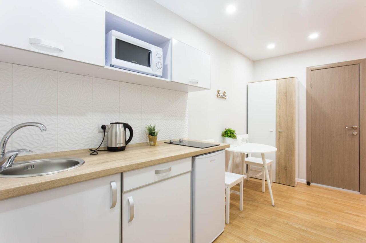 Apartment In The City Center - Gimnasiyna Naberezhna 24A-1 Charkov Buitenkant foto