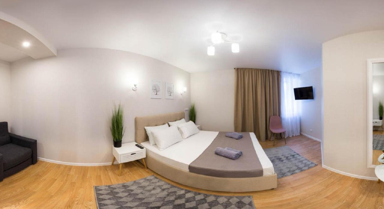 Apartment In The City Center - Gimnasiyna Naberezhna 24A-1 Charkov Buitenkant foto