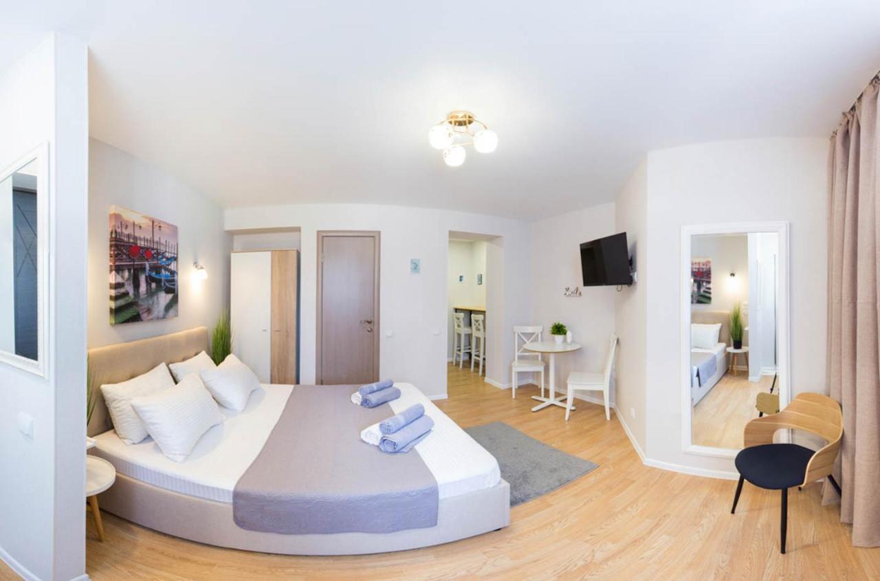 Apartment In The City Center - Gimnasiyna Naberezhna 24A-1 Charkov Buitenkant foto