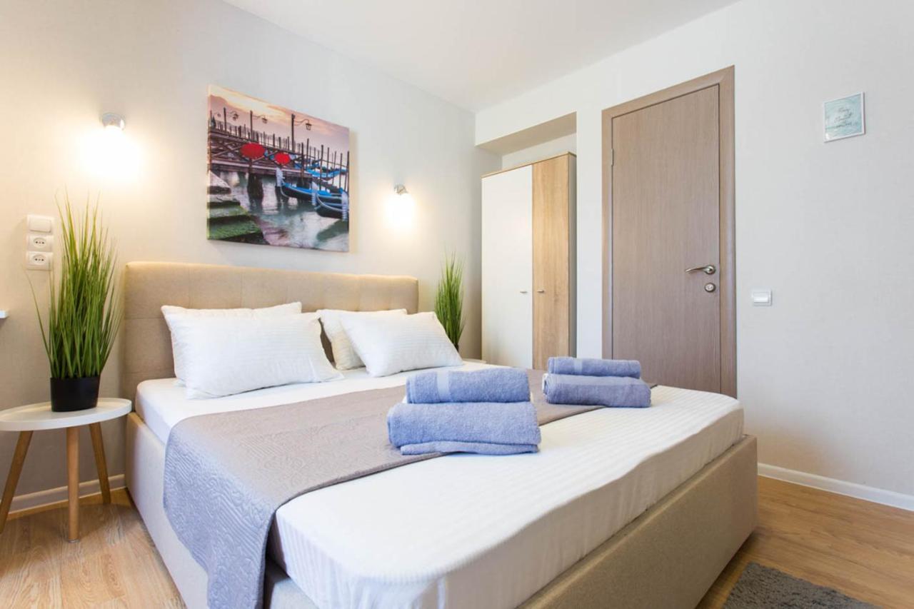 Apartment In The City Center - Gimnasiyna Naberezhna 24A-1 Charkov Buitenkant foto