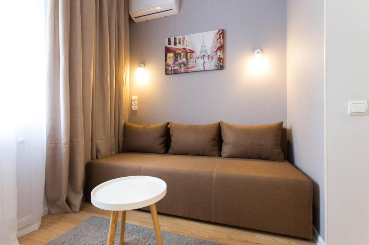 Apartment In The City Center - Gimnasiyna Naberezhna 24A-1 Charkov Buitenkant foto
