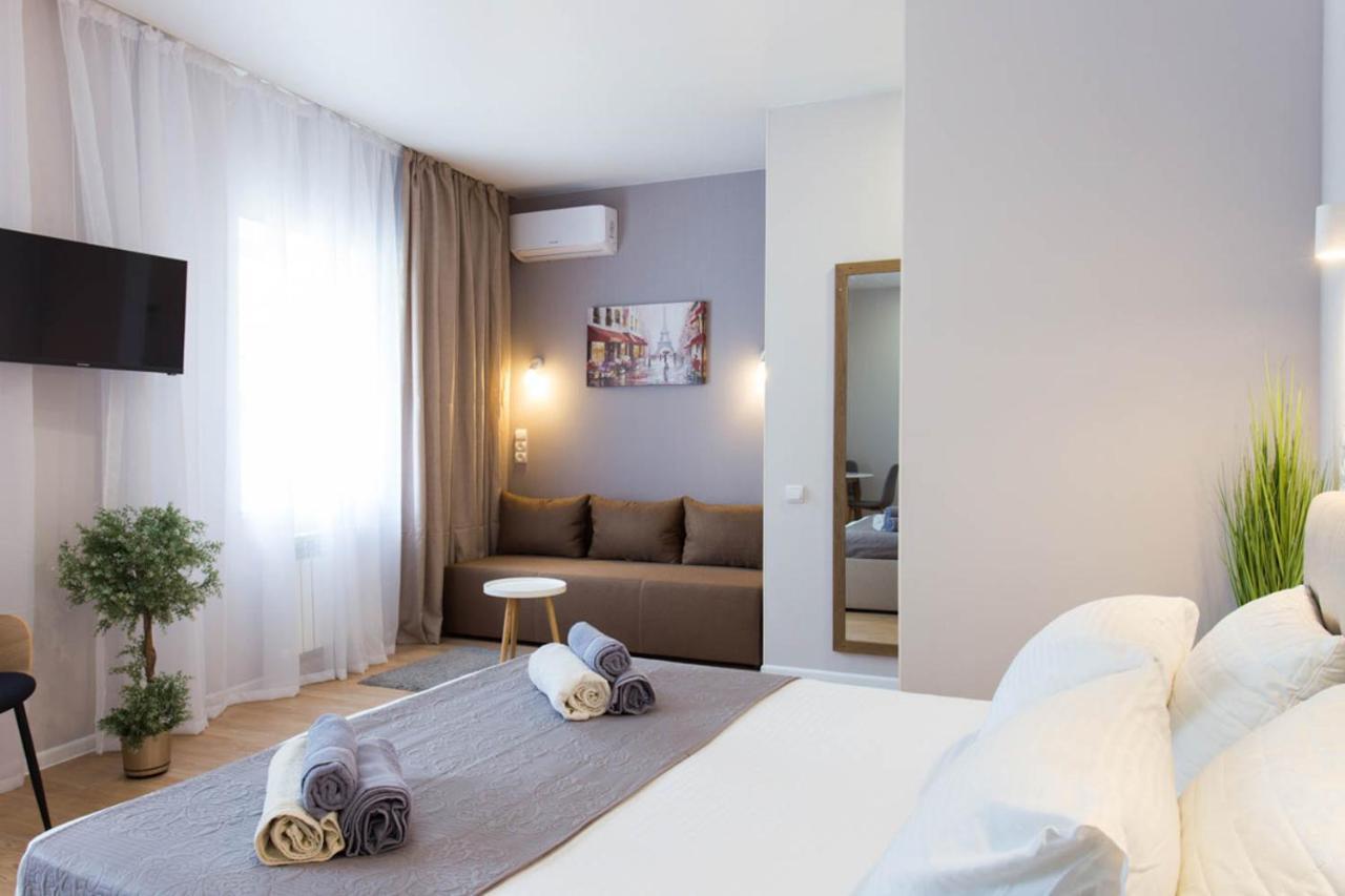 Apartment In The City Center - Gimnasiyna Naberezhna 24A-1 Charkov Buitenkant foto
