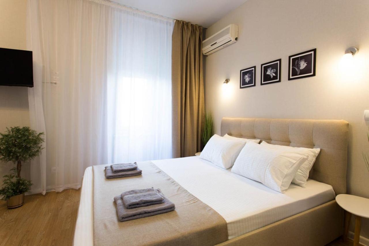Apartment In The City Center - Gimnasiyna Naberezhna 24A-1 Charkov Buitenkant foto