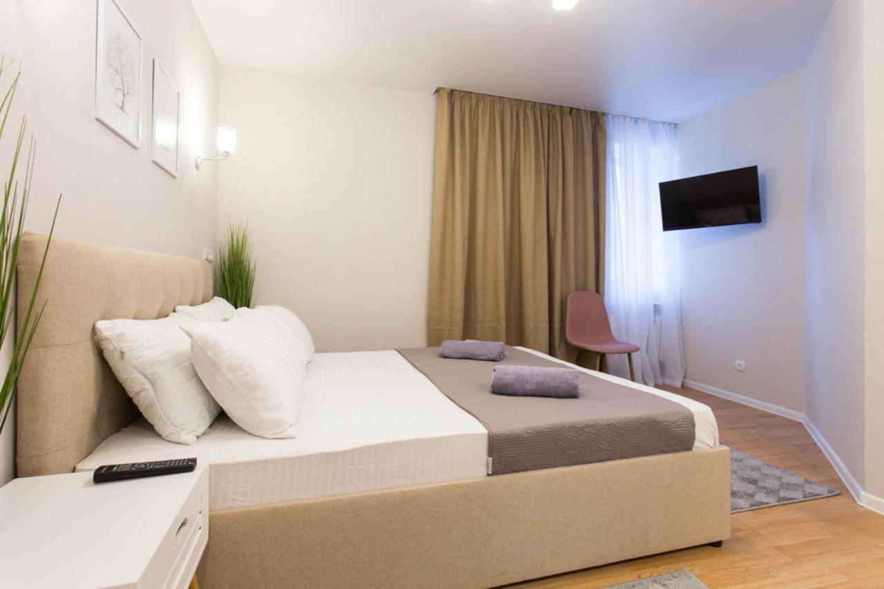 Apartment In The City Center - Gimnasiyna Naberezhna 24A-1 Charkov Buitenkant foto
