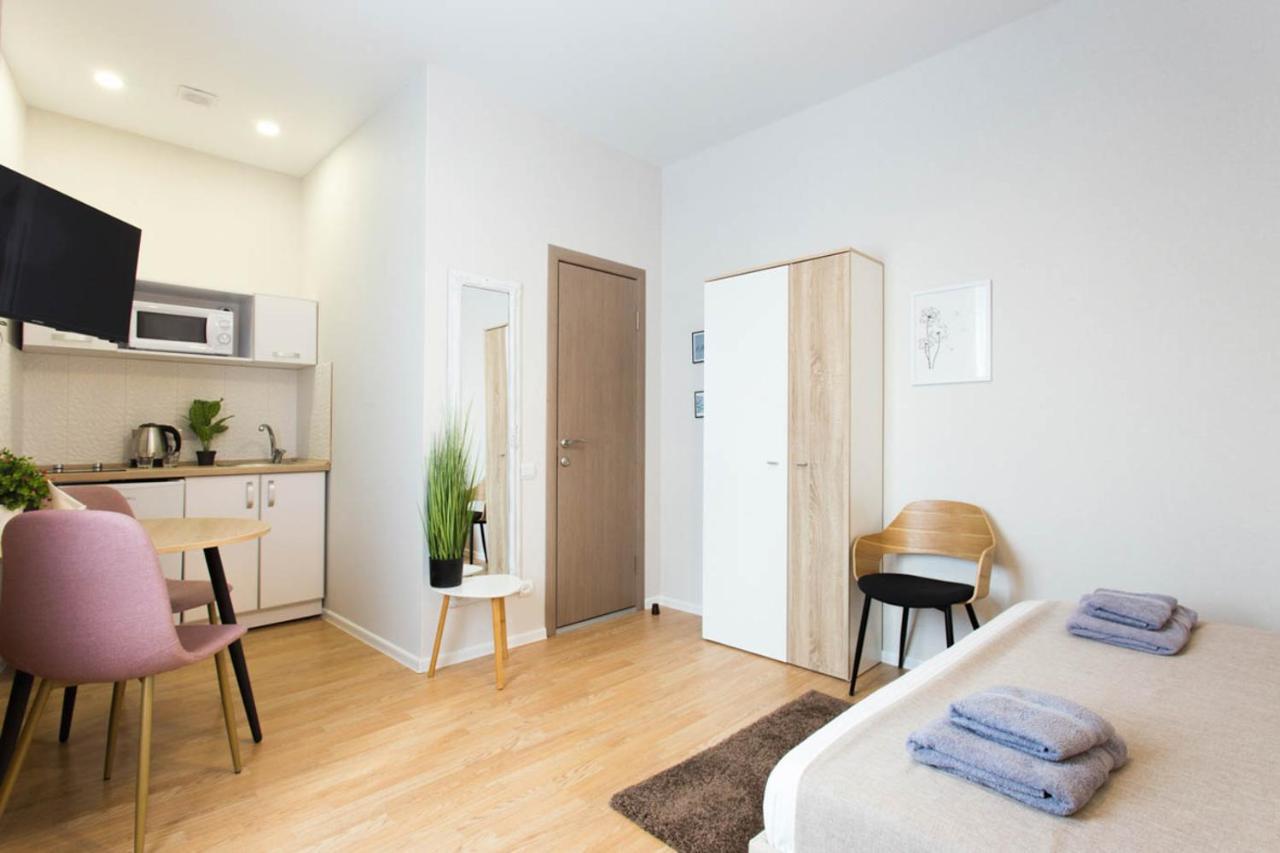 Apartment In The City Center - Gimnasiyna Naberezhna 24A-1 Charkov Buitenkant foto