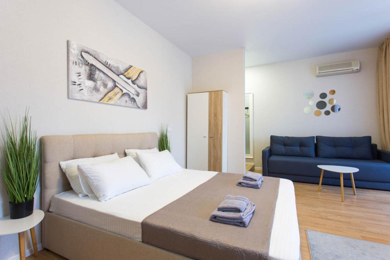 Apartment In The City Center - Gimnasiyna Naberezhna 24A-1 Charkov Buitenkant foto