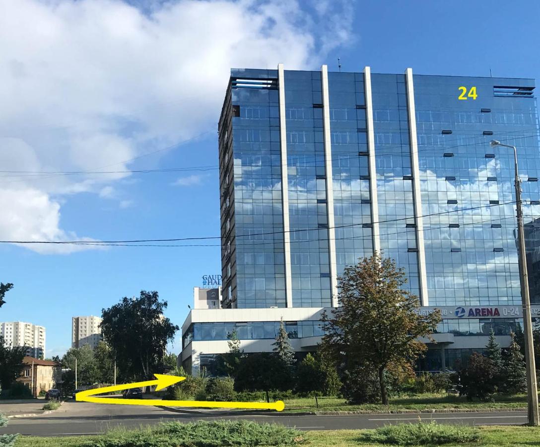 Apartment In The City Center - Gimnasiyna Naberezhna 24A-1 Charkov Buitenkant foto